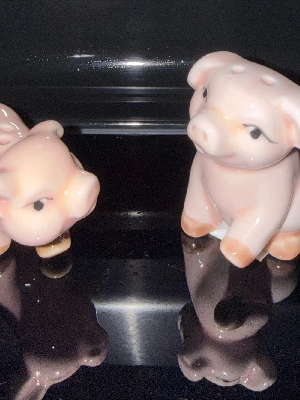 Cute mini pigs salt and pepper shakers- new with tags- farm cottage barn